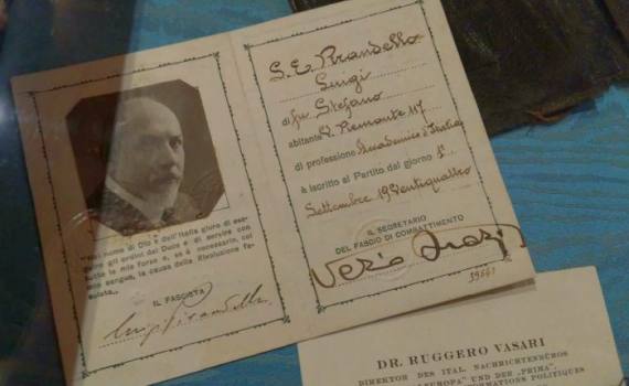 Io sono figlio e uomo del Caos – Capitolo 20: L’interesse verso Mussolini